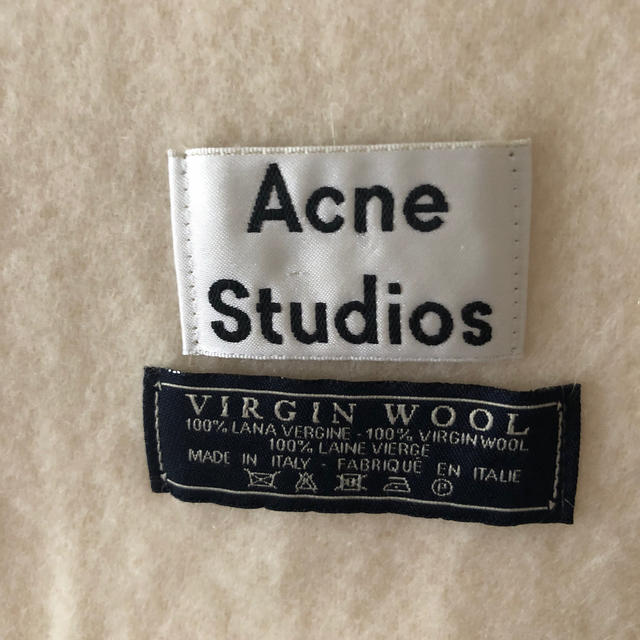 Acne Studiou マフラー　ホワイト