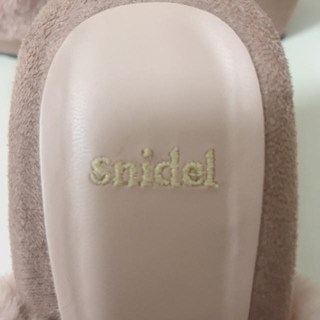 SNIDEL(スナイデル)のsnidel ファーサンダル レディースの靴/シューズ(サンダル)の商品写真