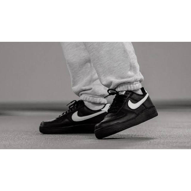 NIKE(ナイキ)の27 NIKE AIR FORCE 1 LOW RETRO black  メンズの靴/シューズ(スニーカー)の商品写真