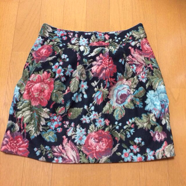 MERCURYDUO(マーキュリーデュオ)のマーキュリー♡花柄スカート レディースのスカート(ミニスカート)の商品写真