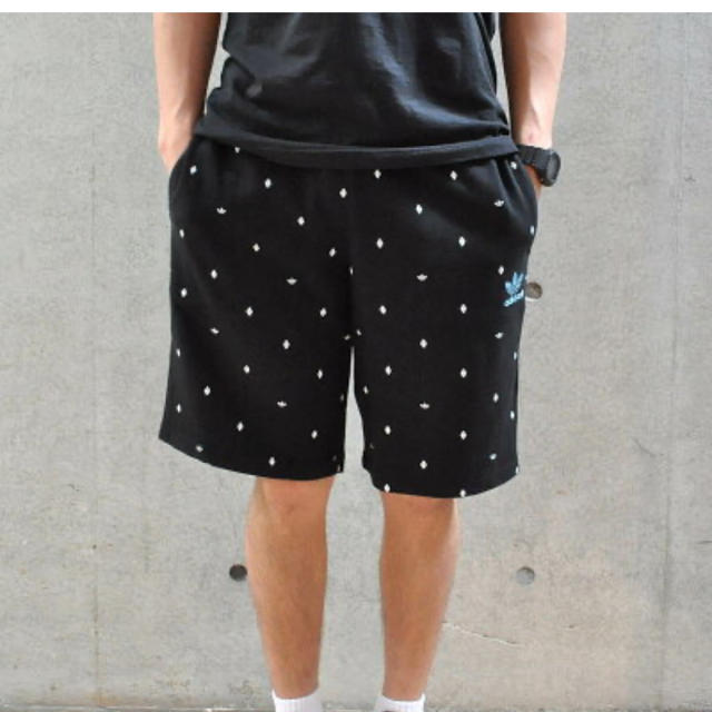 adidas(アディダス)のadidas originals ARGYLE POLKA DOT SHORTS レディースのパンツ(ショートパンツ)の商品写真