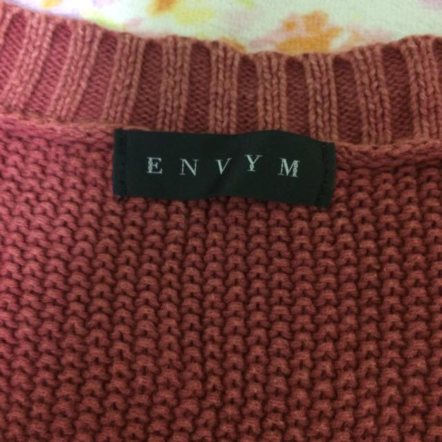 ENVYM(アンビー)のVネックストーンウォッシュニット レディースのトップス(ニット/セーター)の商品写真