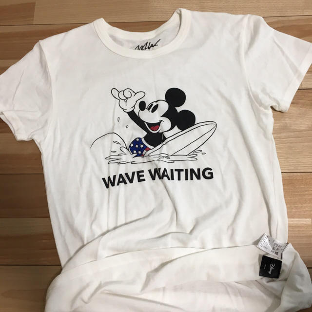 WTW(ダブルティー)のダブルティー ミッキーTシャツ 新品 レディースのトップス(Tシャツ(半袖/袖なし))の商品写真