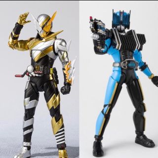 バンダイ(BANDAI)のS.H.Figuarts 仮面ライダービルド　ラビットドラゴン(特撮)