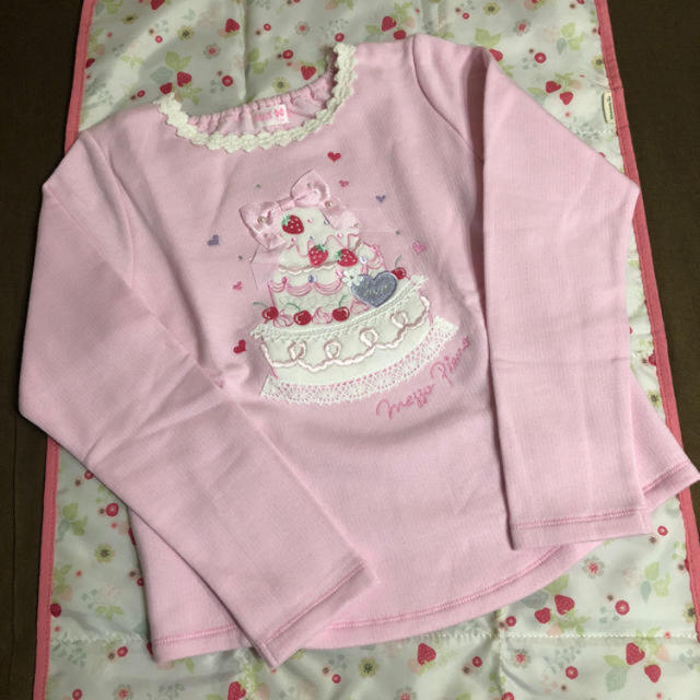 ☆Venice様専用です☆  未使用  トップス  130  ２点おまとめです キッズ/ベビー/マタニティのキッズ服女の子用(90cm~)(Tシャツ/カットソー)の商品写真