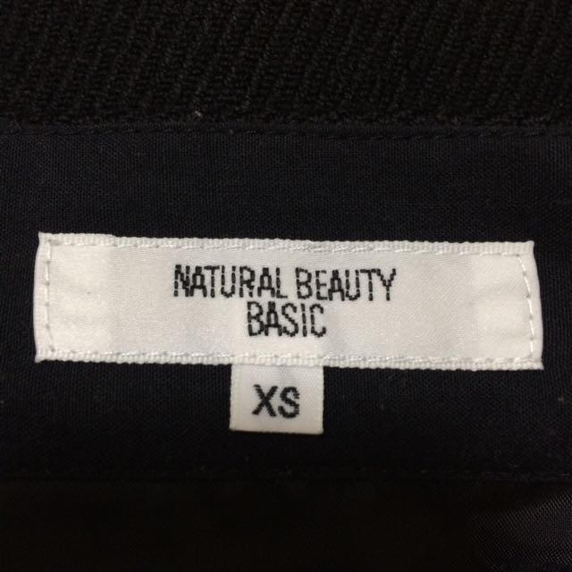 NATURAL BEAUTY BASIC(ナチュラルビューティーベーシック)の黒タイトスカート レディースのスカート(ひざ丈スカート)の商品写真