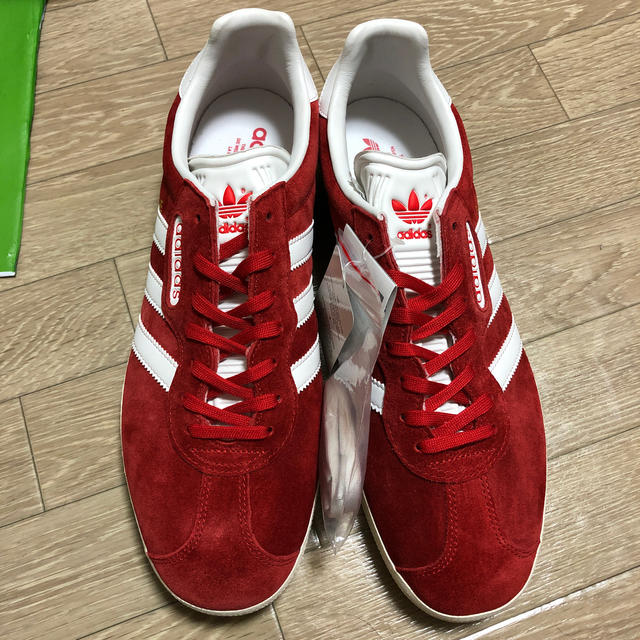 アディダス　gazelle 28.5センチ