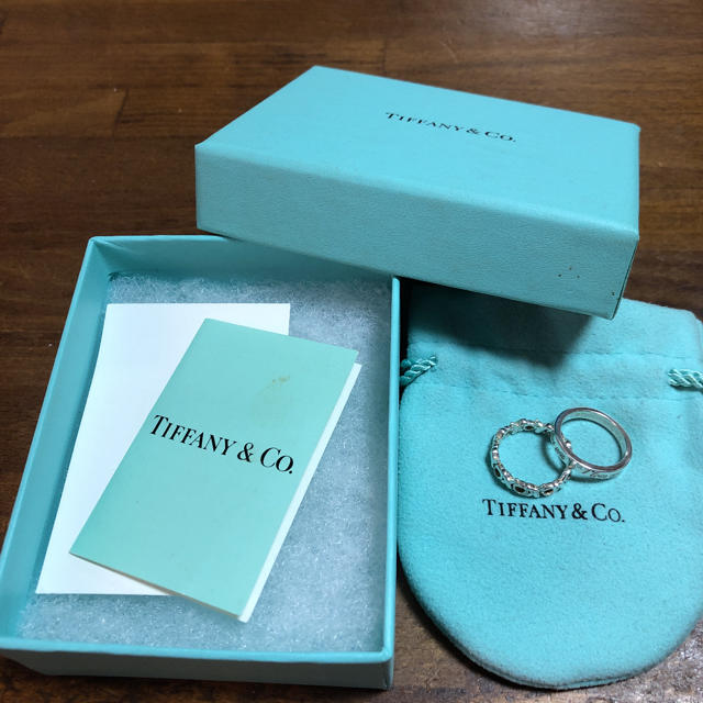 Tiffany & Co.(ティファニー)のティファニー  パロマ ピカソ ラブ＆キス シルバー ピンキー リング レディースのアクセサリー(リング(指輪))の商品写真