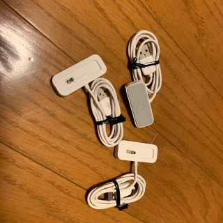 アップル(Apple)のApple純正　iPod shuffle 充電ケーブル　(ポータブルプレーヤー)