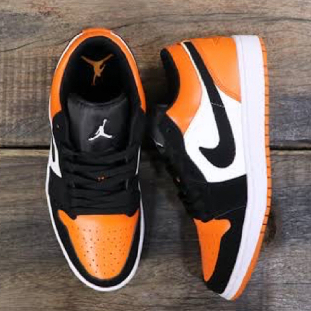 NIKE(ナイキ)のNIKE JORDAN 1 LOW “SHATTERED BACKBOARD” メンズの靴/シューズ(スニーカー)の商品写真