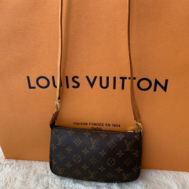 LOUIS VUITTON ルイヴィトン アクセサリーポーチ＆ロングストラップ