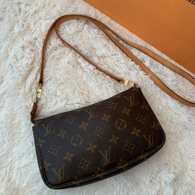 LOUIS VUITTON ルイヴィトン アクセサリーポーチ＆ロングストラップ