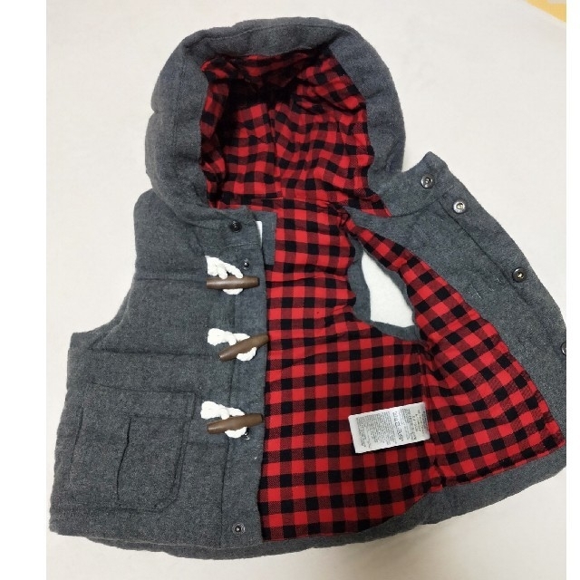 babyGAP(ベビーギャップ)のGAPbaby＊ダウンベスト＊新品未着用 キッズ/ベビー/マタニティのベビー服(~85cm)(ジャケット/コート)の商品写真