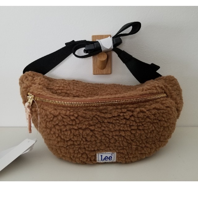 Lee(リー)のLee ボアWAIST BAG(Brown) レディースのバッグ(ボディバッグ/ウエストポーチ)の商品写真