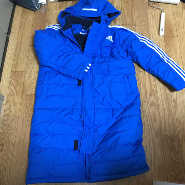 adidas(アディダス)のアディダスベンチコート　新品 スポーツ/アウトドアのサッカー/フットサル(ウェア)の商品写真