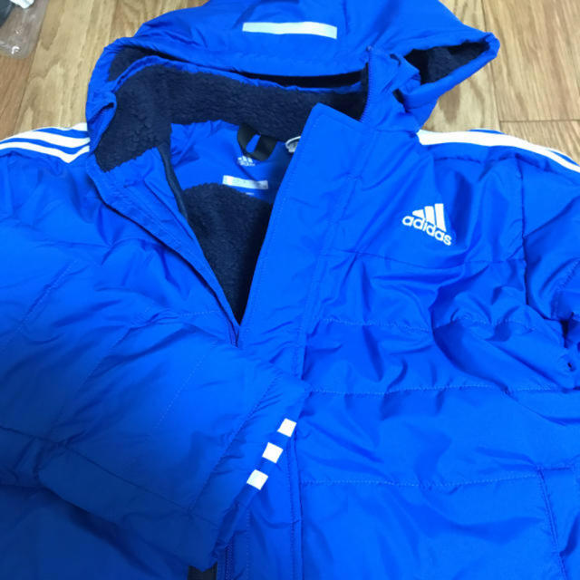 adidas(アディダス)のアディダスベンチコート　新品 スポーツ/アウトドアのサッカー/フットサル(ウェア)の商品写真