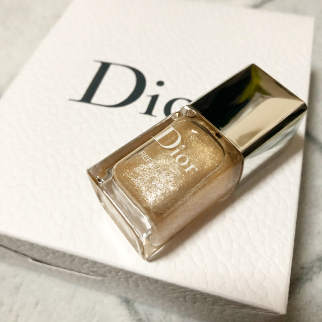 Dior(ディオール)のDior マニキュア　ゴールド コスメ/美容のネイル(マニキュア)の商品写真