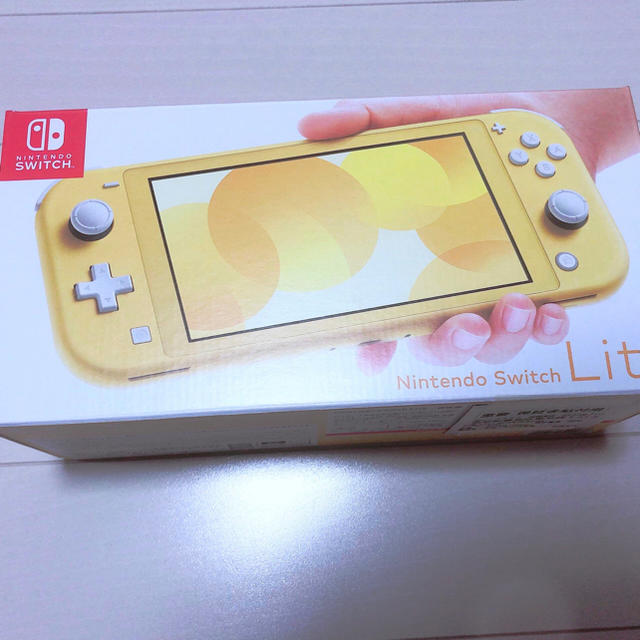 Nintendo Switch(ニンテンドースイッチ)の‼️値引き‼️switch lite 黄色 イエロー  エンタメ/ホビーのゲームソフト/ゲーム機本体(家庭用ゲーム機本体)の商品写真