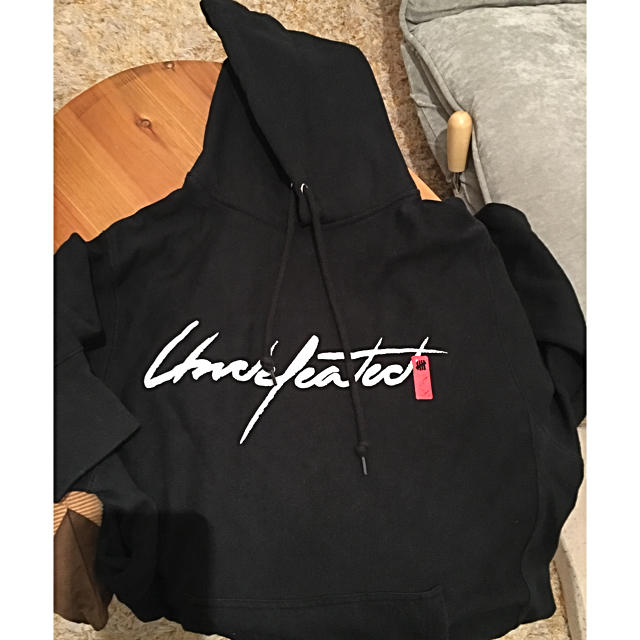 トップスUNDEFEATED  パーカー