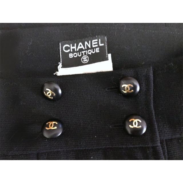 CHANEL(シャネル)のCHANEL 台形ミニスカート ココマークボタンたくさん00081 レディースのスカート(ミニスカート)の商品写真