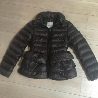 モンクレール(MONCLER)のモンクレール フリルショートダウン(ダウンジャケット)