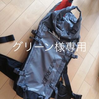 アディダス(adidas)のアディダス　terrex バッグ　新品！(バッグパック/リュック)