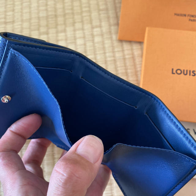 LOUIS VUITTON   ディスカバリーコンパクトウォレット の通販 by hms