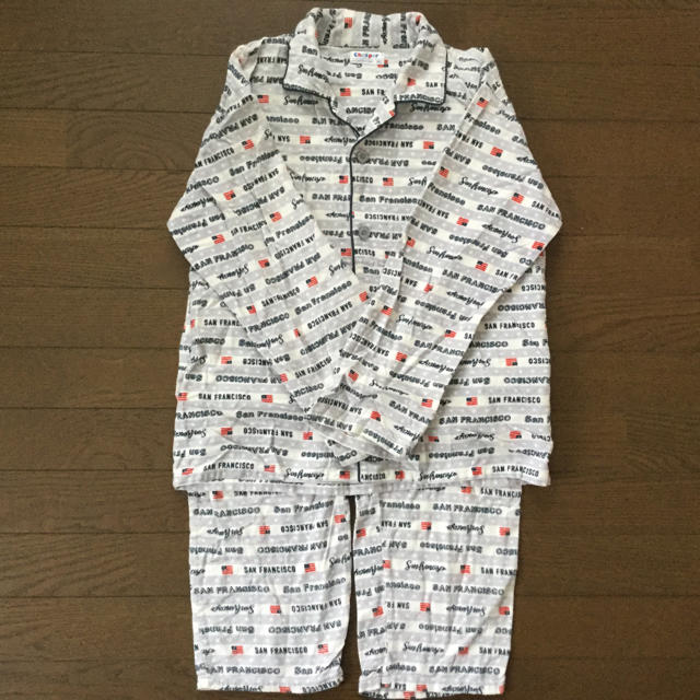 160センチ ノーブランド グレーボーダーパジャマ キッズ/ベビー/マタニティのキッズ服男の子用(90cm~)(パジャマ)の商品写真