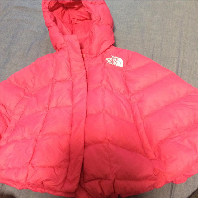 THE NORTH FACE(ザノースフェイス)のノースフェイス ダウン ポンチョ  ピンク キッズ/ベビー/マタニティのキッズ服女の子用(90cm~)(コート)の商品写真