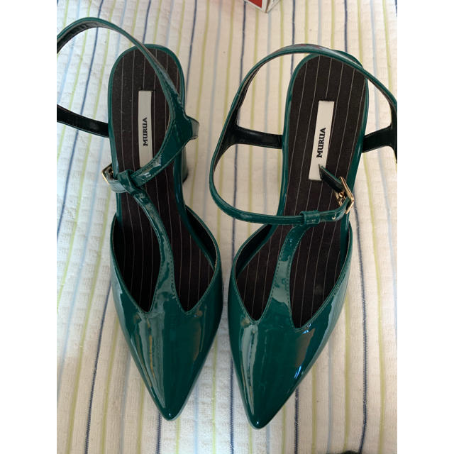 MURUA(ムルーア)のMURUA チャンキーヒールパンプス レディースの靴/シューズ(ハイヒール/パンプス)の商品写真
