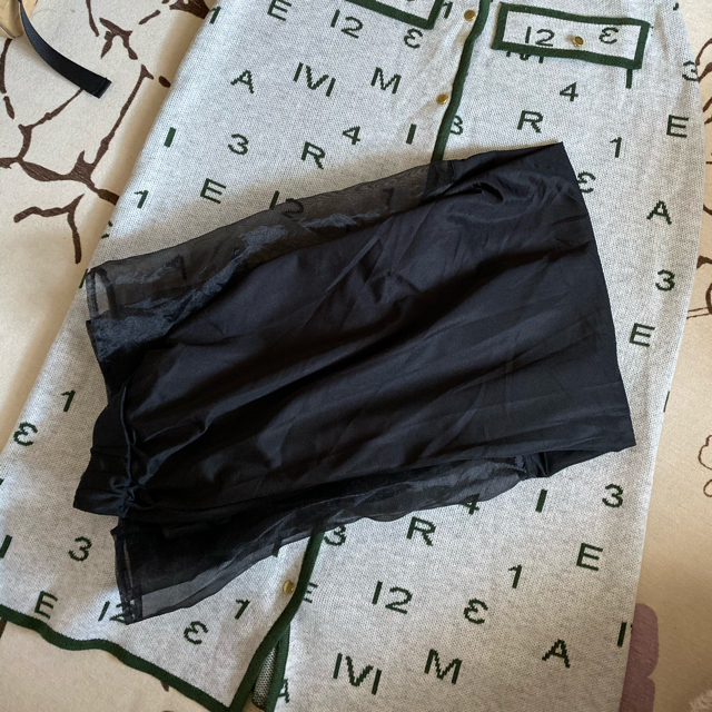 Ameri VINTAGE(アメリヴィンテージ)のAmeri vintage パスコードロゴ スカート レディースのスカート(ロングスカート)の商品写真