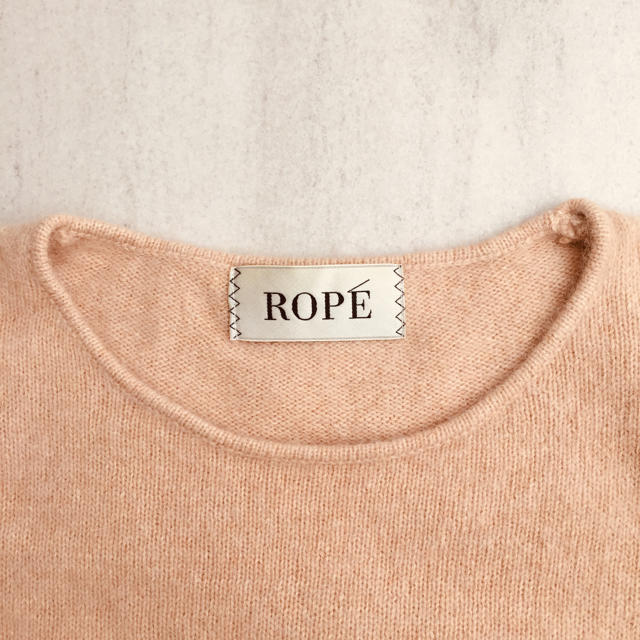 ROPE’(ロペ)のプーさん様専用  お値下げ！ロペ  ベージュニット 美品！ レディースのトップス(ニット/セーター)の商品写真