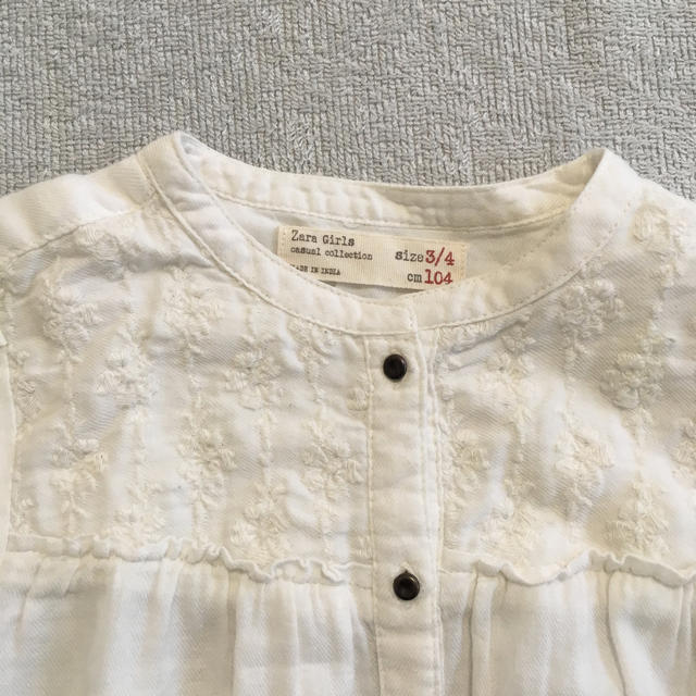 ZARA(ザラ)のzara 刺繍ブラウス キッズ/ベビー/マタニティのキッズ服女の子用(90cm~)(ブラウス)の商品写真