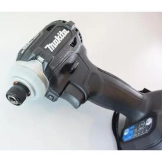 マキタ(Makita)のTD171D マキタ 18V インパクト 本体のみ   週末限定値段(工具/メンテナンス)