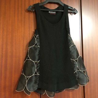 ロシャス(ROCHAS)の美品 ロシャス キャミソール トップス タンクトップ 黒(カットソー(半袖/袖なし))