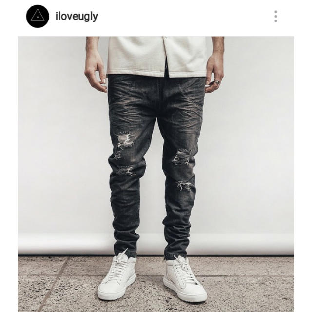 FEAR OF GOD(フィアオブゴッド)のI LOVE UGLY ダメージデニム メンズのパンツ(デニム/ジーンズ)の商品写真