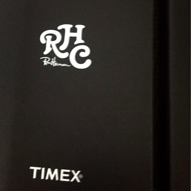 Ron Herman(ロンハーマン)のRon Herman×TIMEX タイメックスサファリ黒 新品ロンハーマン メンズの時計(腕時計(アナログ))の商品写真