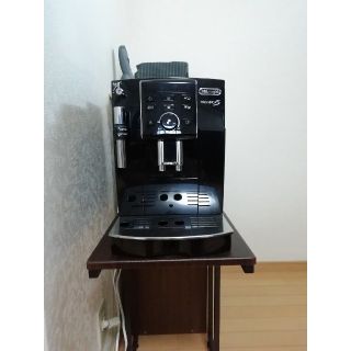 デロンギ(DeLonghi)のコーヒーマシーン　デロンギ　エスプレッソ　全自動(エスプレッソマシン)