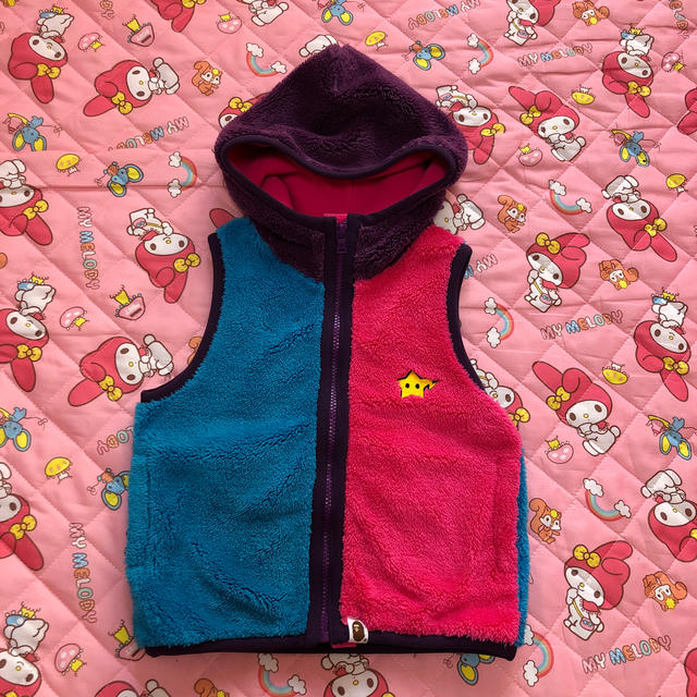 A BATHING APE(アベイシングエイプ)のBape kids フリースベスト　100㎝ キッズ/ベビー/マタニティのキッズ服女の子用(90cm~)(ジャケット/上着)の商品写真