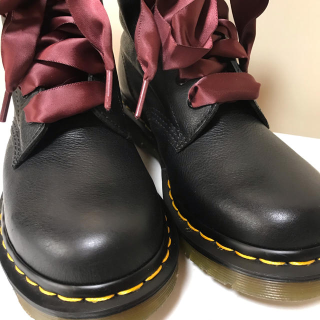 Dr.Martens(ドクターマーチン)の新品 Dr.マーチン 1460 パスカル バージニアレザー 8ホール ブーツ 黒 レディースの靴/シューズ(ブーツ)の商品写真