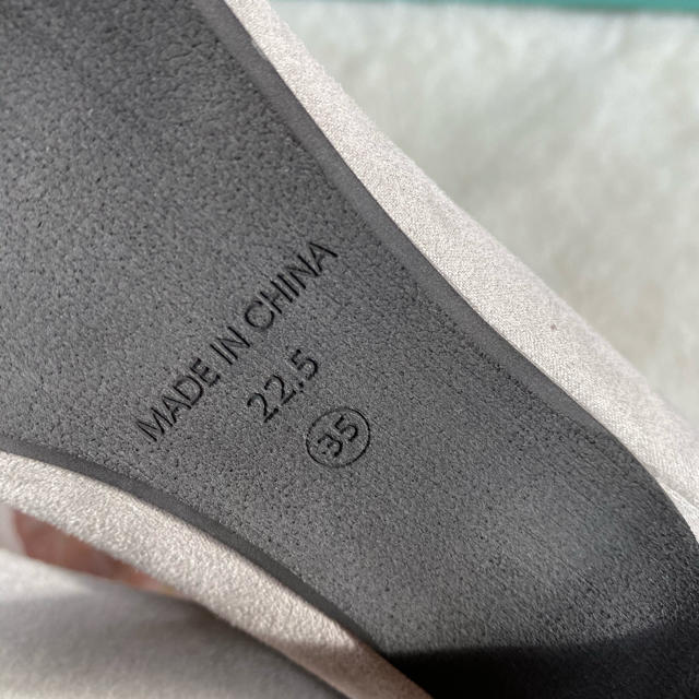パンプス　グレー　新品未使用 レディースの靴/シューズ(ハイヒール/パンプス)の商品写真