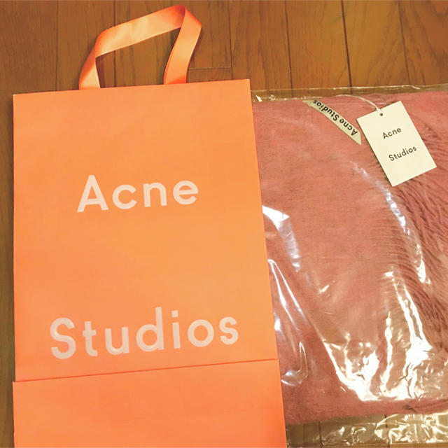 【送料無料】Acne Studiosの大判マフラー・ストール　ローズメランジ