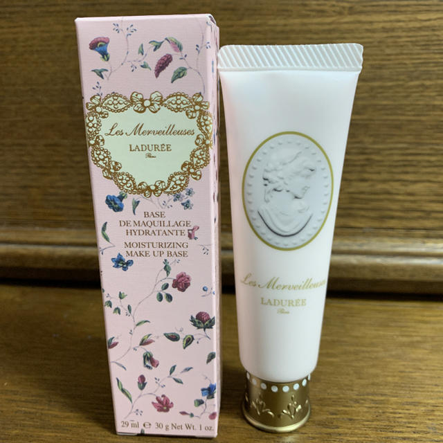 Les Merveilleuses LADUREE(レメルヴェイユーズラデュレ)のラデュレ モイスチュアライジング メイクアップベース コスメ/美容のベースメイク/化粧品(化粧下地)の商品写真