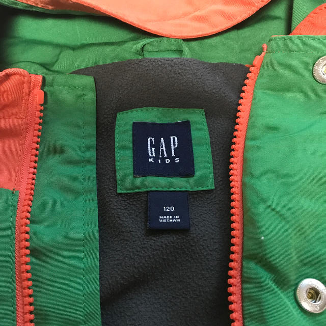 GAP Kids(ギャップキッズ)のGAPキッズ マウンテンパーカー 120 キッズ/ベビー/マタニティのキッズ服男の子用(90cm~)(ジャケット/上着)の商品写真