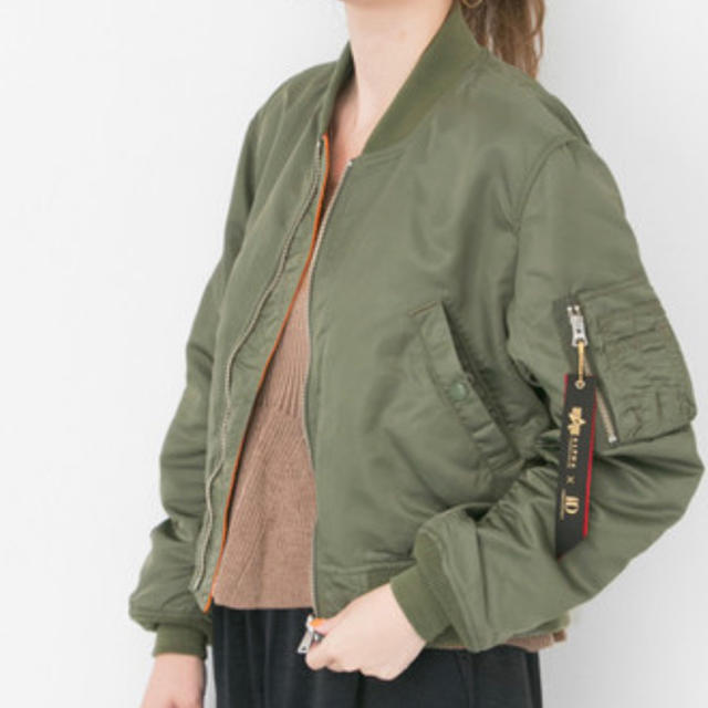 ALPHA INDUSTRIES(アルファインダストリーズ)の別注ALPHA INDUSTRIES/MA-1/URBAN RESEARCH レディースのジャケット/アウター(ミリタリージャケット)の商品写真