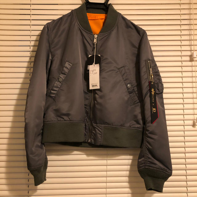 ALPHA INDUSTRIES(アルファインダストリーズ)の別注ALPHA INDUSTRIES/MA-1/URBAN RESEARCH レディースのジャケット/アウター(ミリタリージャケット)の商品写真