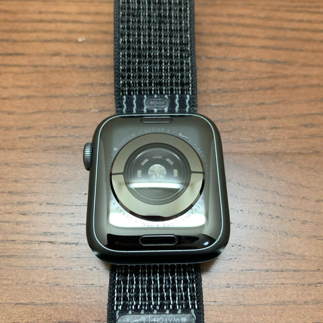 Apple Watch Series 4 ナイキモデル　40㎜　GPS 2