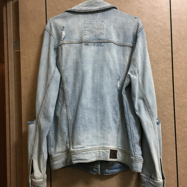 Hollister(ホリスター)のHollister ダメージデニムジャケット メンズのジャケット/アウター(Gジャン/デニムジャケット)の商品写真