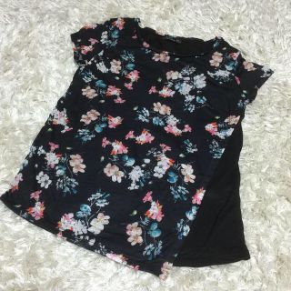 ベルシュカ(Bershka)のBershka 花柄Tシャツ(Tシャツ(半袖/袖なし))