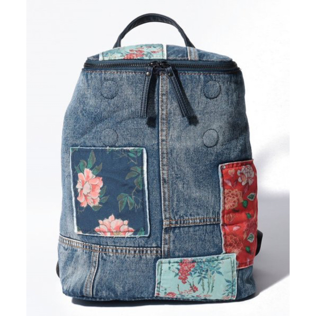 DESIGUAL(デシグアル)の新品♡タグ付き♪ Desigual  デニム　リュック 　ブルー　大特価‼️ レディースのバッグ(リュック/バックパック)の商品写真